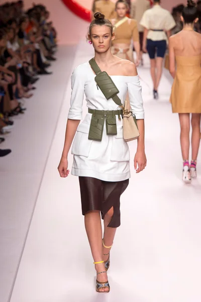 Look 26